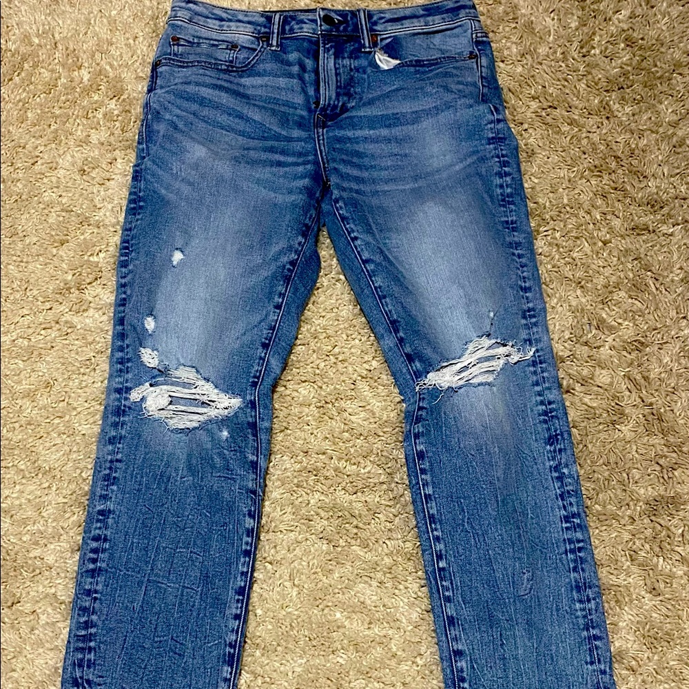 Aero distressed jeans